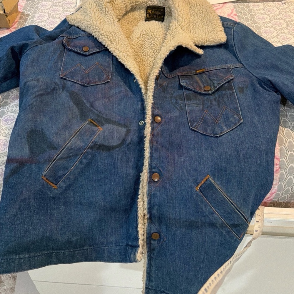Vintage Sherpa Lined Denim jacket w/
Indian Head Native American western 90’s - Picture 4 of 16